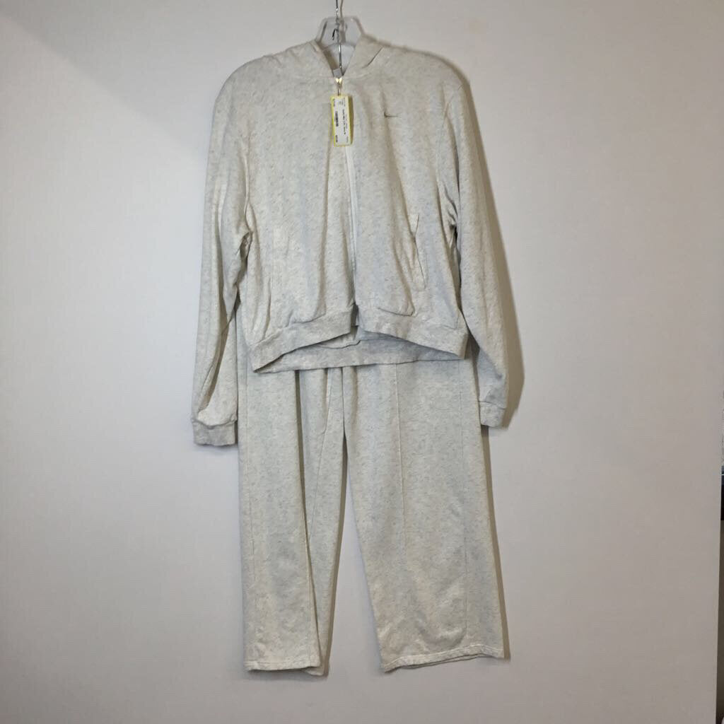 Nike Outfit M Grey