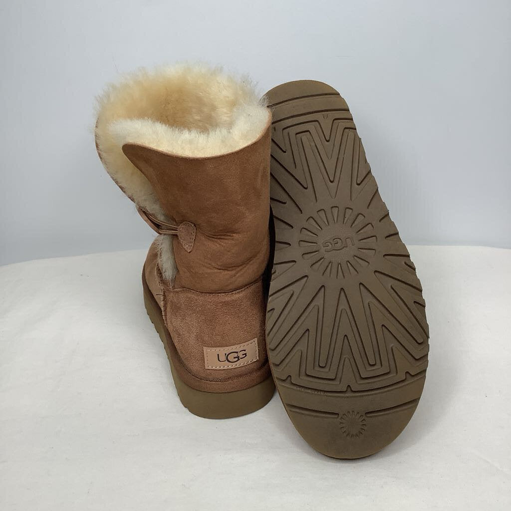 Ugg Boots 9 Tan/Cream