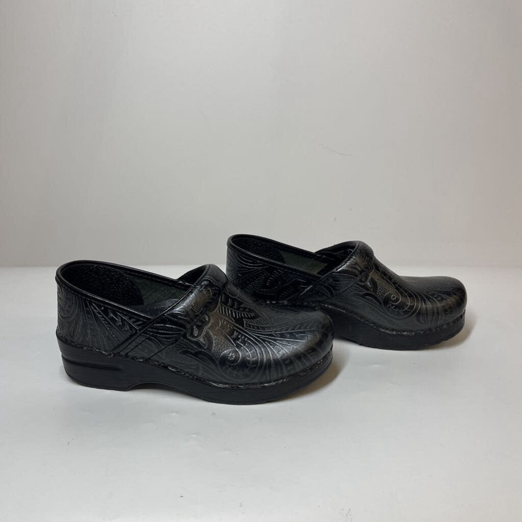 Dansko Shoes 7.5 Black/Silver