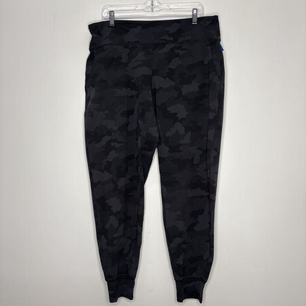 Lululemon Athletic Bottoms 16/XL Black Camo
