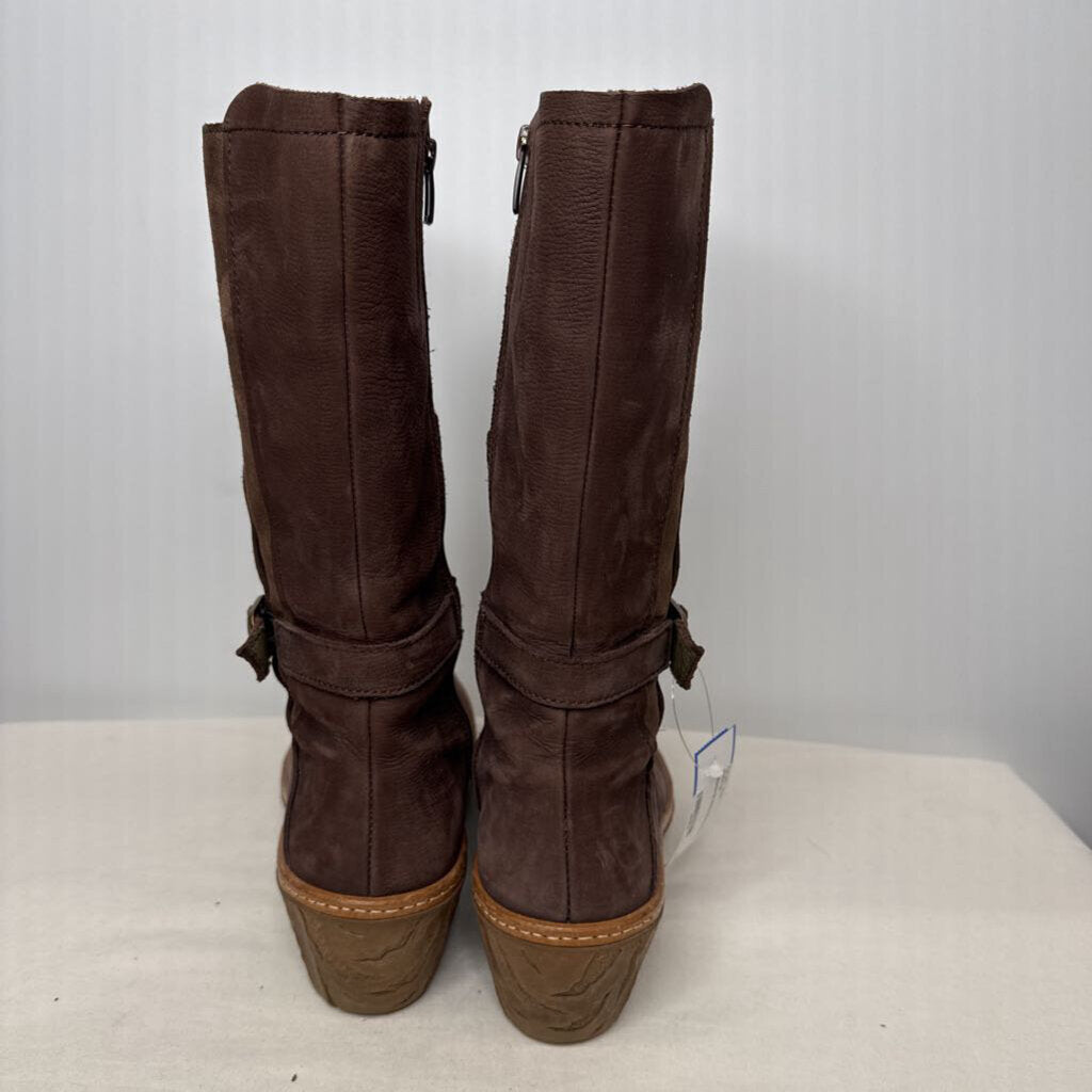 Boots 8 Brown