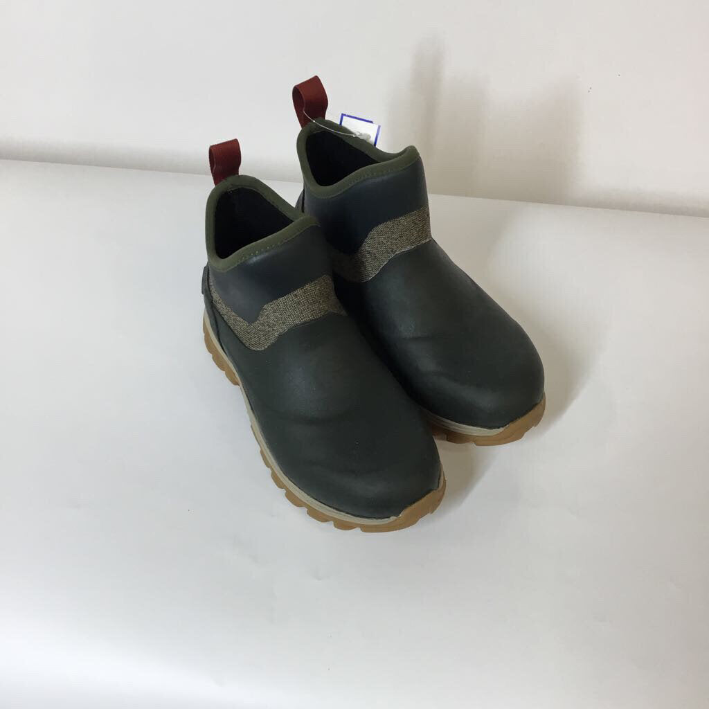 Boots 6 Green/Red