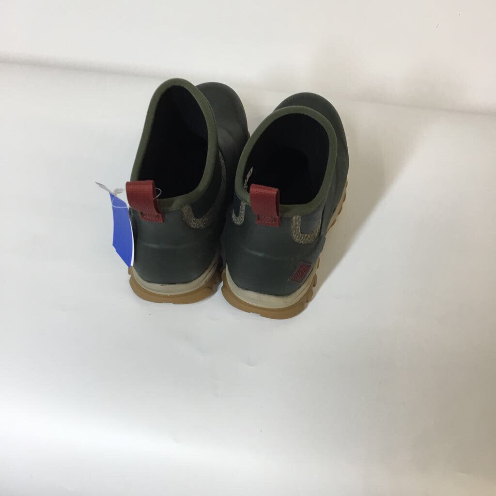 Boots 6 Green/Red