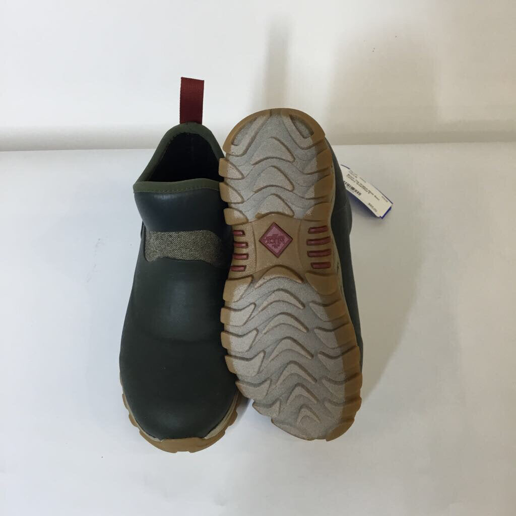 Boots 6 Green/Red