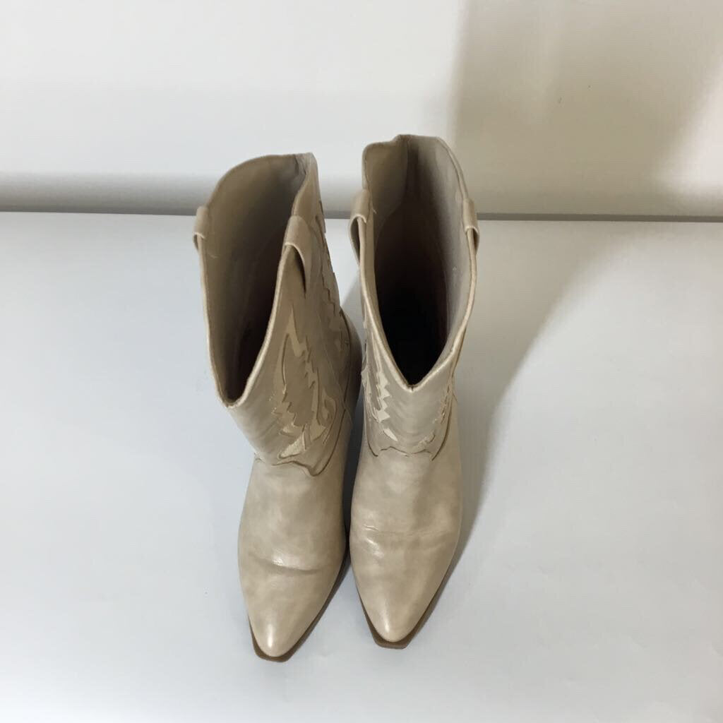Altar'd State Boots 7 Beige
