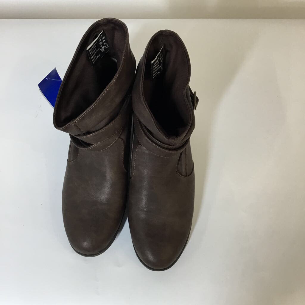 American Eagle Boots 7 Brown