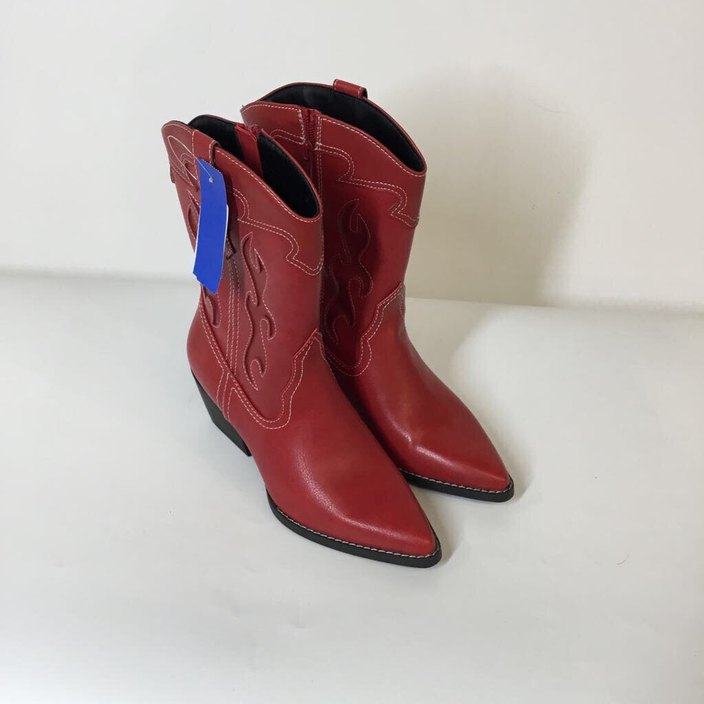 Wild Fable Boots 6.5 Red