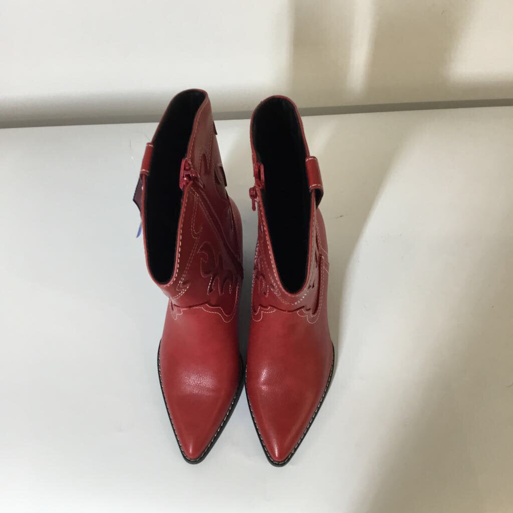 Wild Fable Boots 6.5 Red