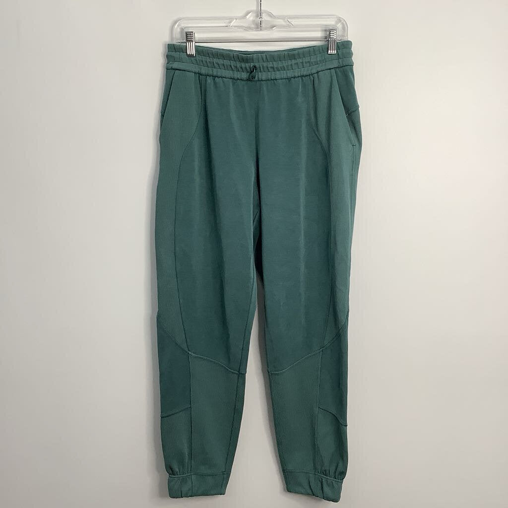 Lululemon Athletic Bottoms M(8) Muted Teal