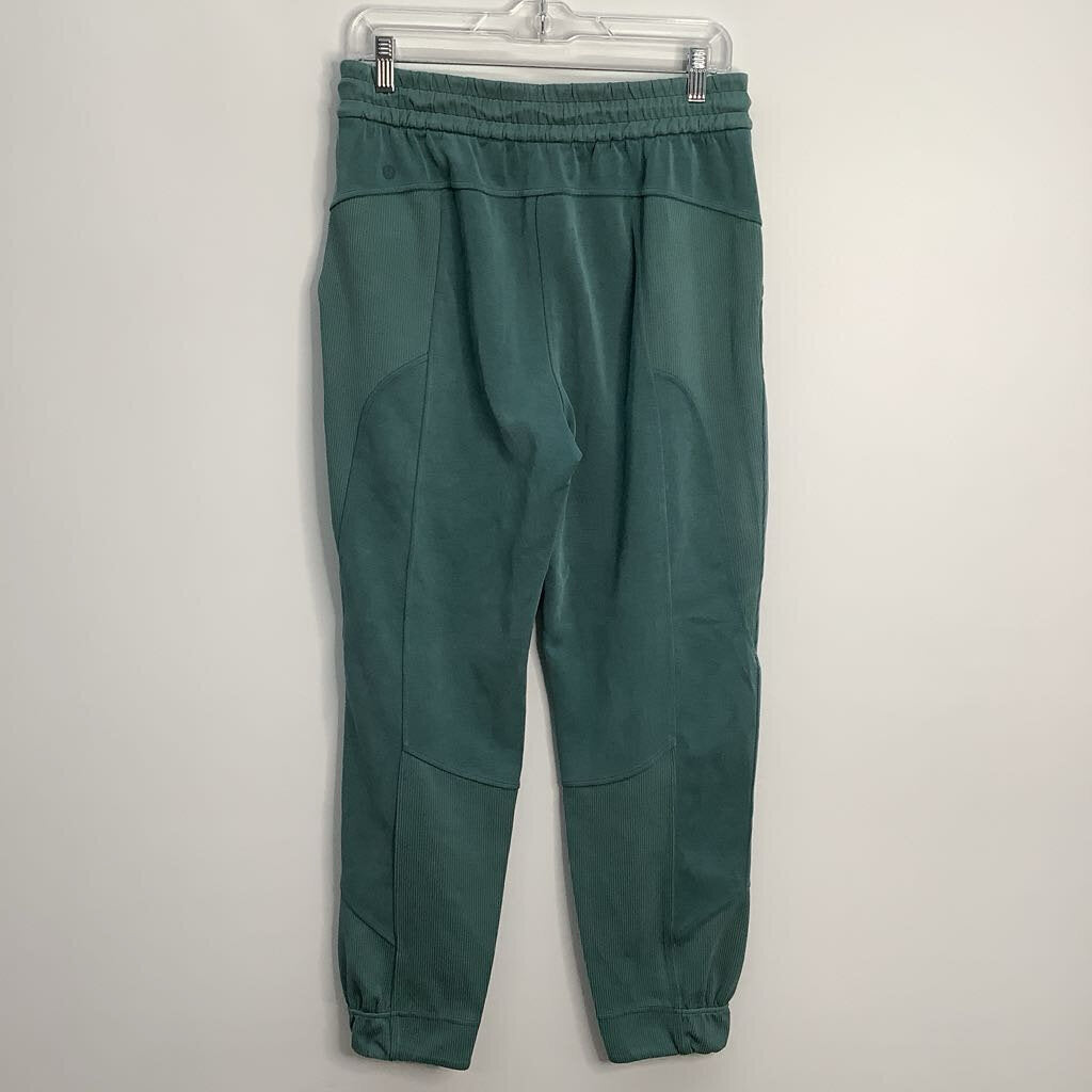 Lululemon Athletic Bottoms M(8) Muted Teal