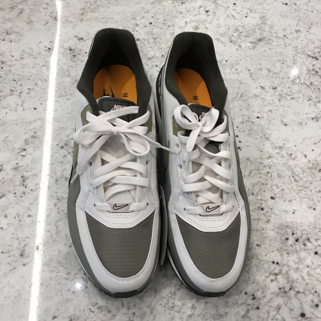 Nike Shoes 9.5M/11.5W Green/White