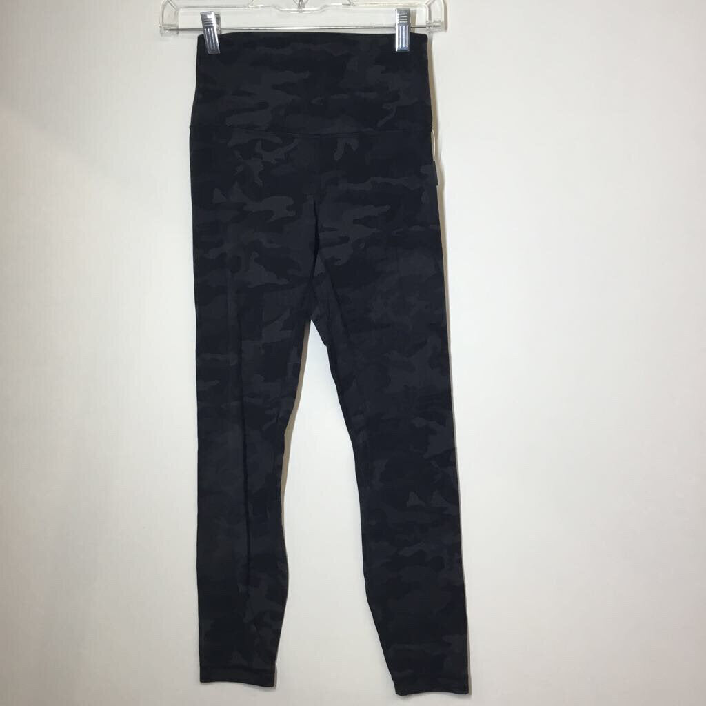 Lululemon Athletic Bottoms 4/S Black Camo