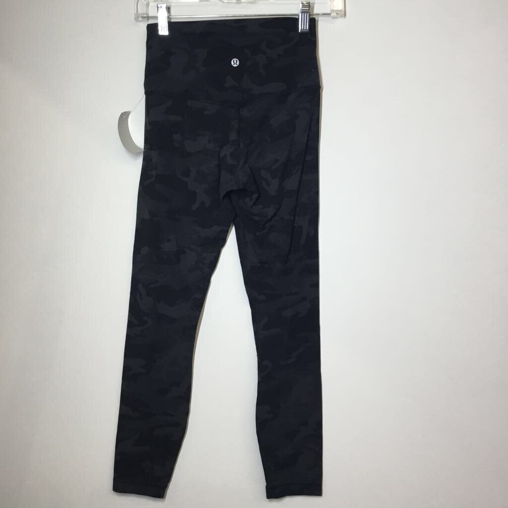Lululemon Athletic Bottoms 4/S Black Camo