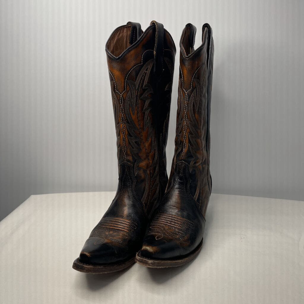 Boots 7.5 Brown