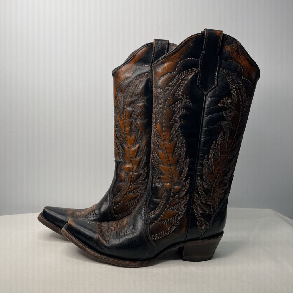 Boots 7.5 Brown