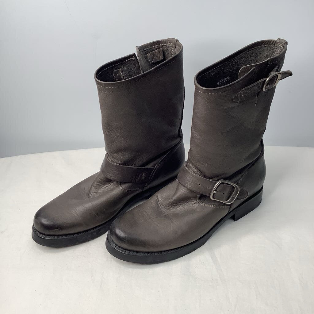 Frye Boots 8 Gray
